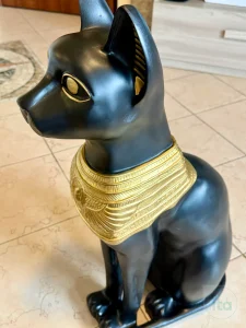 Statua della dea Bastet in vetroresina dipinta a mano - Image 03 (August 21, 2026)