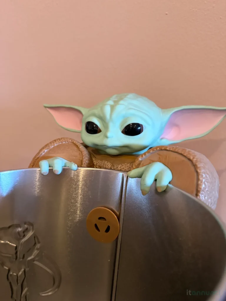 Star Wars Bucket Popcorn - Image 02 (September 8, 2026)