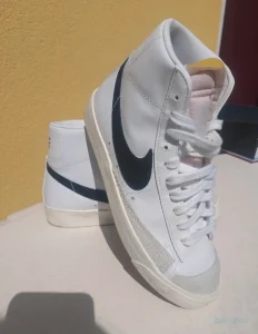 Scarpe da ginnastica Nike - Image 01 (October 2, 2026)