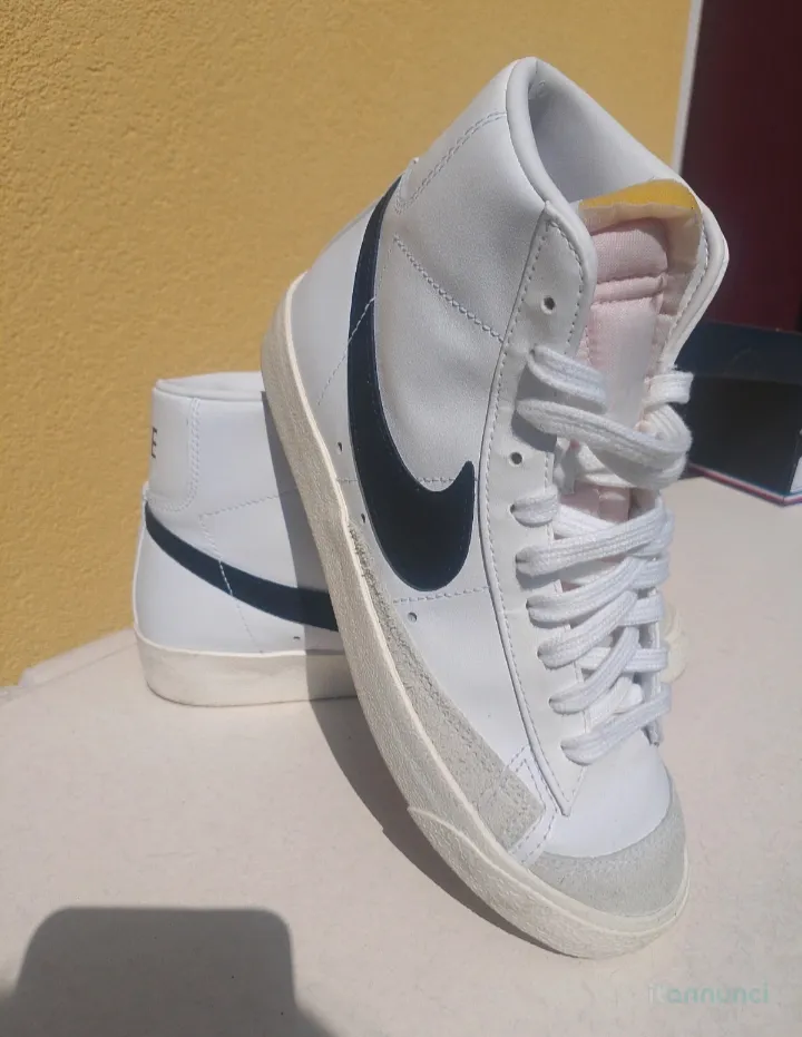 Scarpe da ginnastica Nike - Image 01 (October 2, 2026)